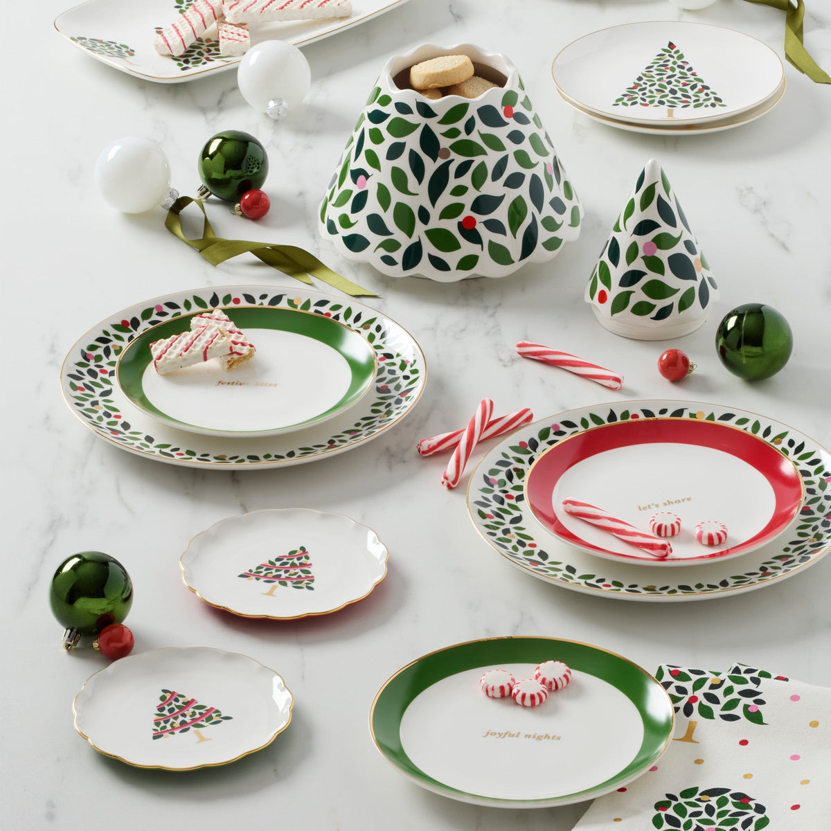 Evergreen Rim Accent Plates - Set of 4